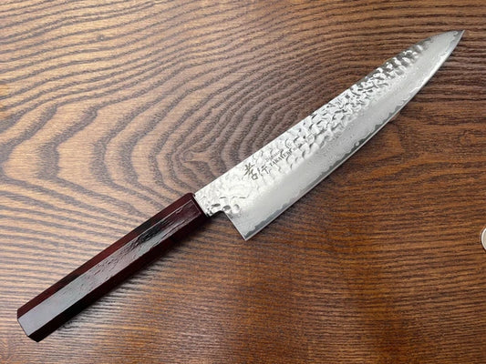 Mango de resina de carey marrón Gyuto de damasco martillado VG10 de Sakai Takayuki