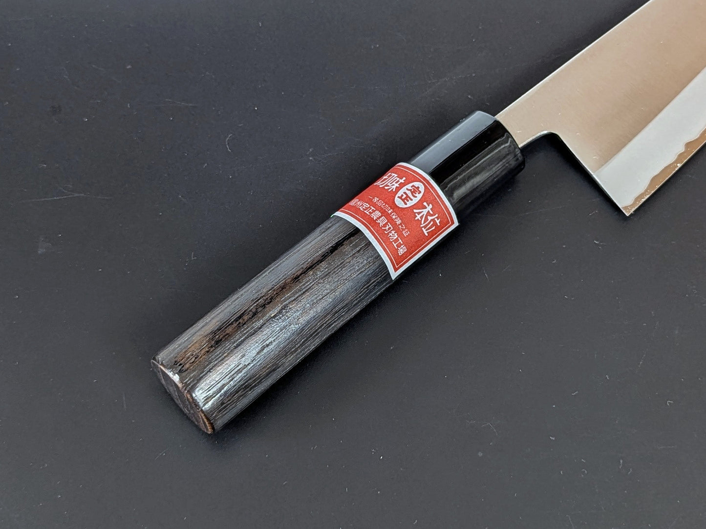 Sadamasa Aogami #2 Migaki Santoku revestido de acero inoxidable 165 mm