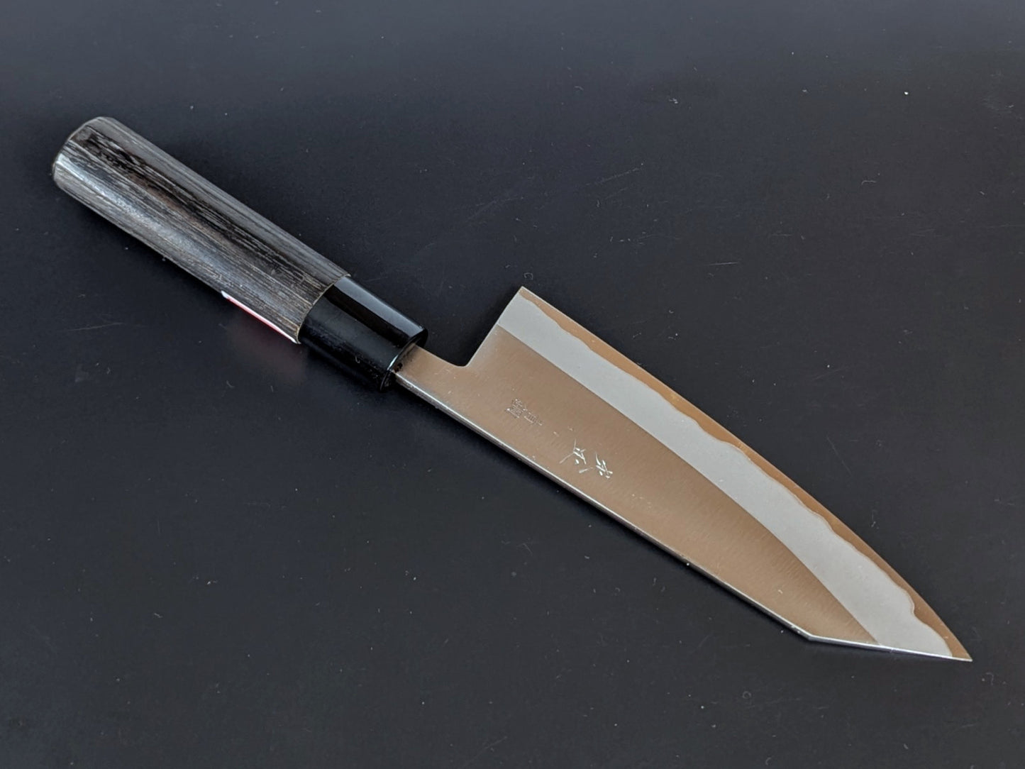 Sadamasa Aogami #2 Migaki Santoku revestido de acero inoxidable 165 mm