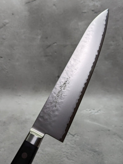 Gyuto Yoshihiro VG5 con acabado martillado y arenado de 210 mm (8,2 pulgadas)