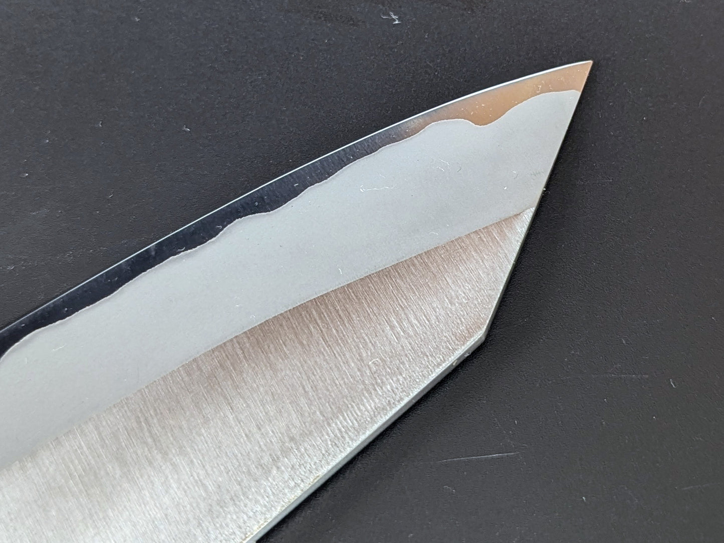 Sadamasa Aogami #2 Migaki Santoku revestido de acero inoxidable 165 mm