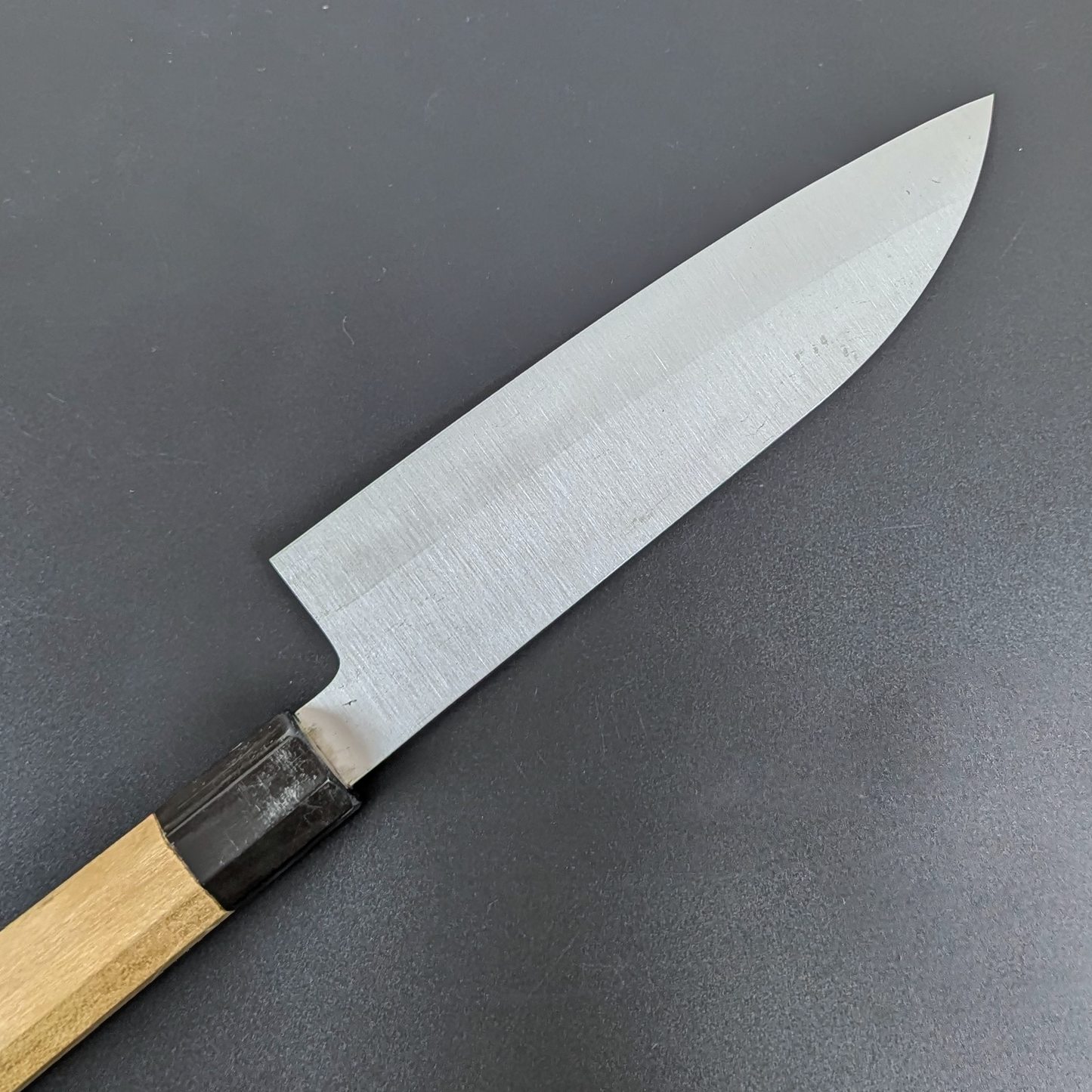 Yamamoto Sukenaga Tamahagane Hamon Santoku 185mm Magnolia Handle