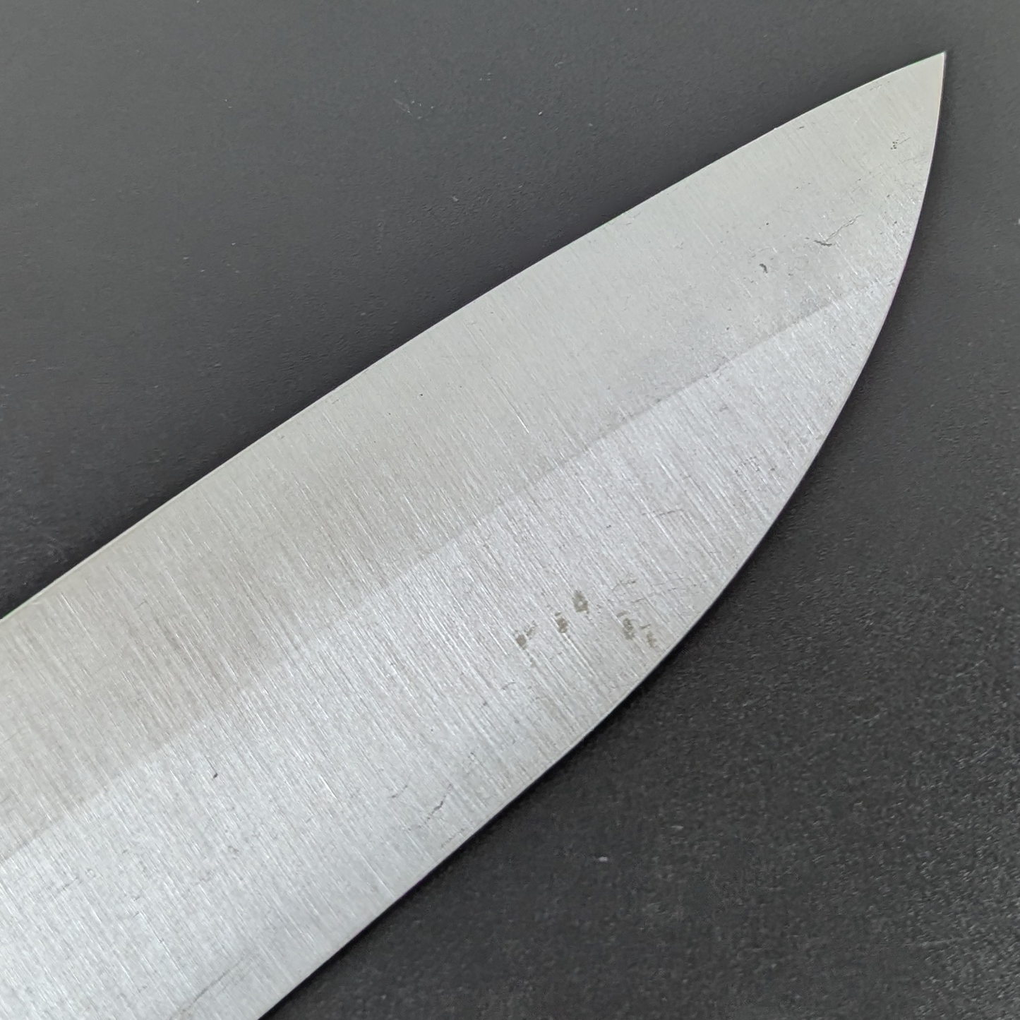 Yamamoto Sukenaga Tamahagane Hamon Santoku 185mm Magnolia Handle