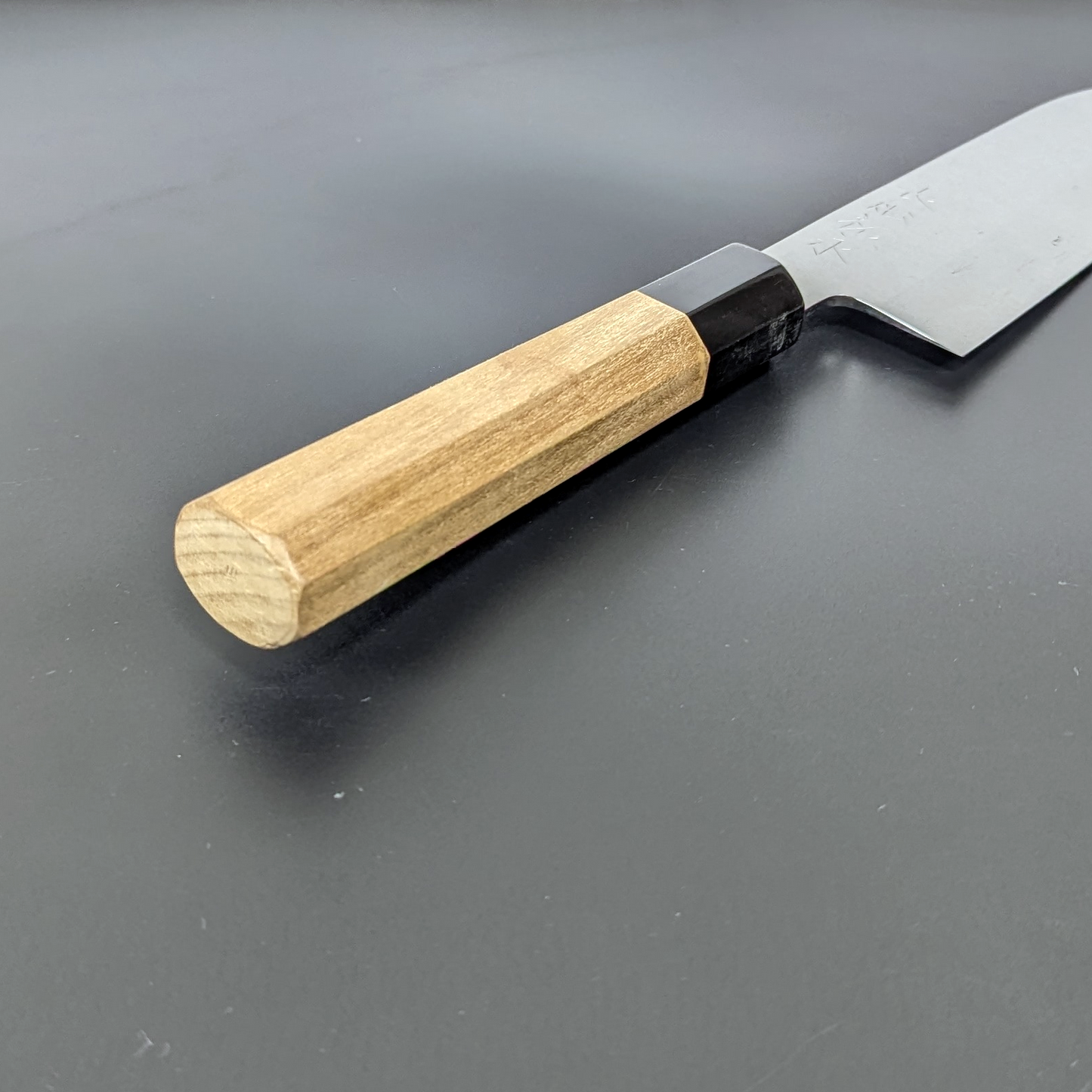 Yamamoto Sukenaga Tamahagane Hamon Santoku 185mm Magnolia Handle