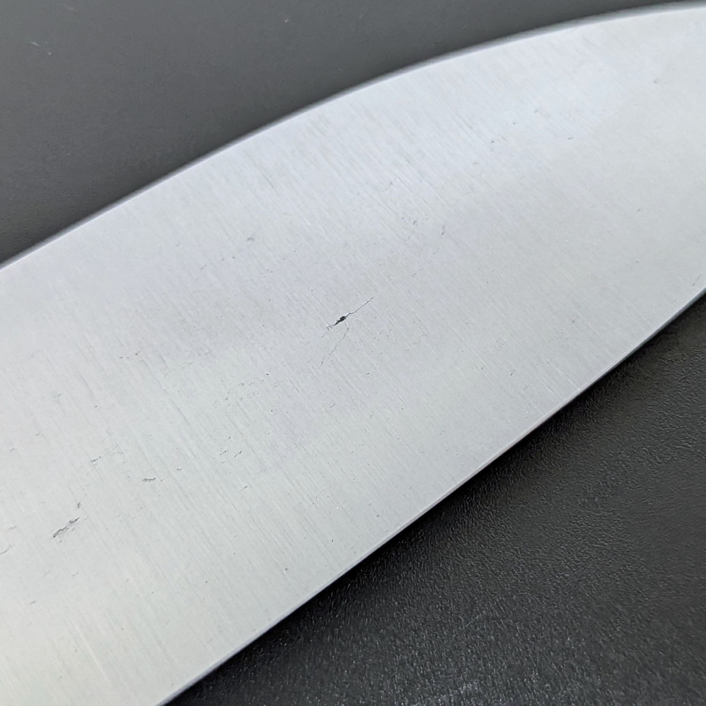 Yamamoto Sukenaga Tamahagane Hamon Santoku 185mm Magnolia Handle