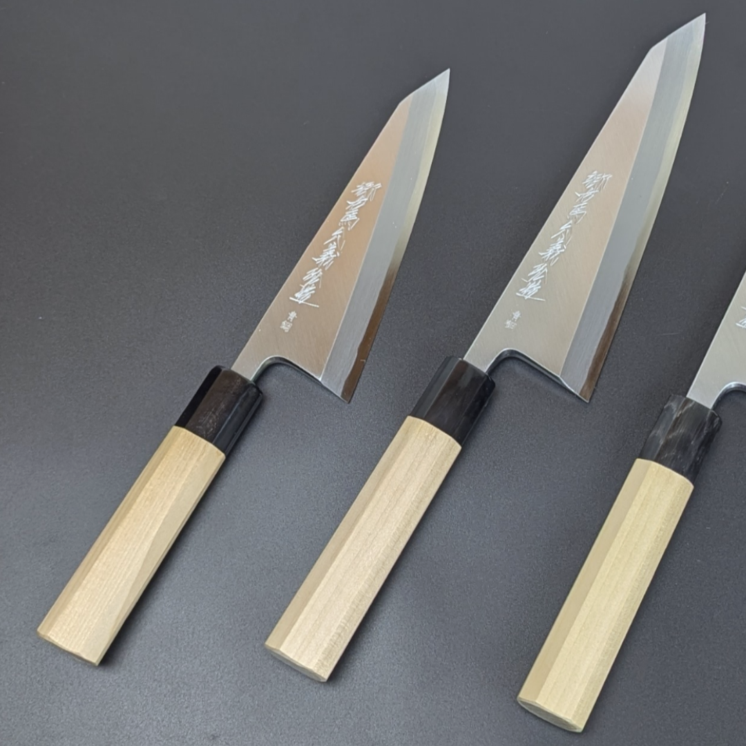 Goh Umanosuke Yoshihiro Aogami #2 Garasaki (Boning Knife) Magnolia Handle & Sheath