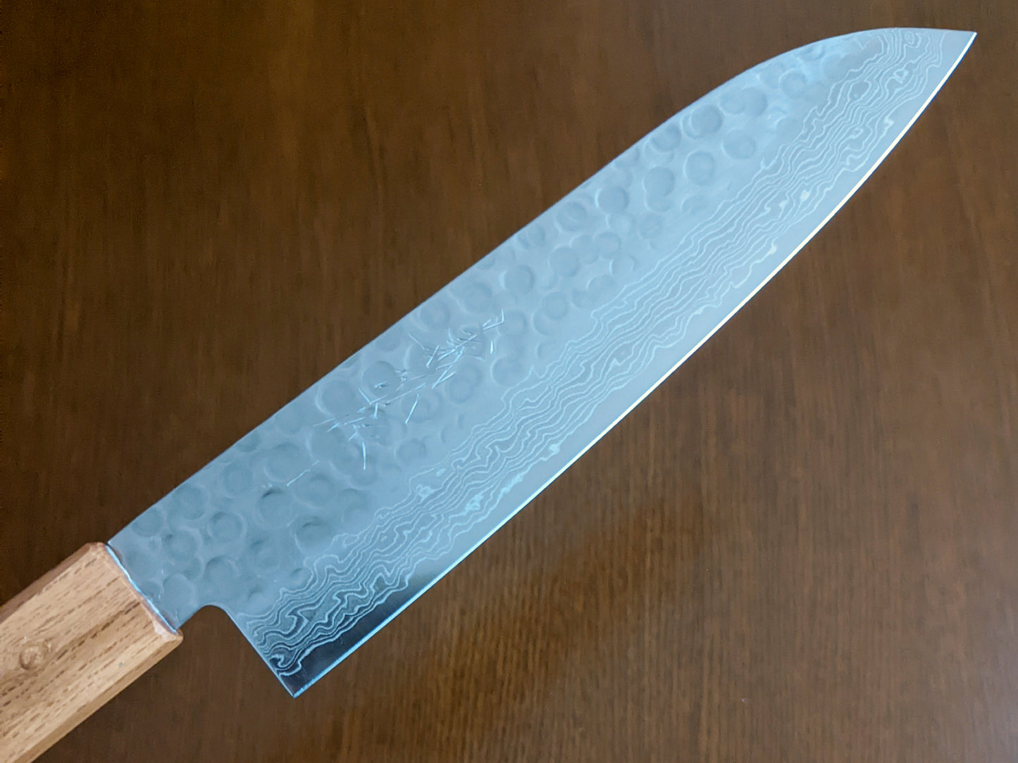 Yoshihiro VG10 Hammered Damasucus Japanese Santoku 180mm (7.1in) Oakwood Handle