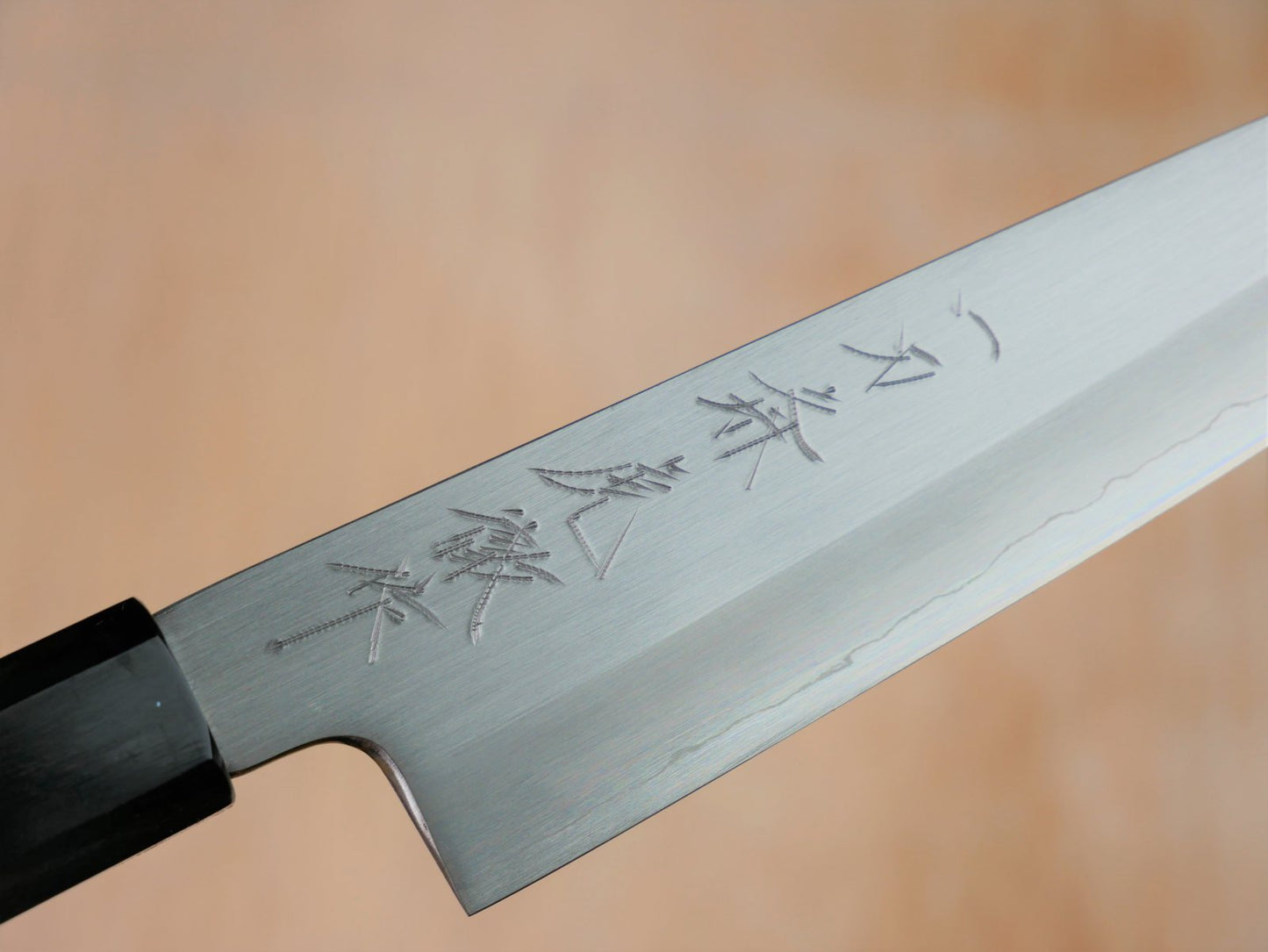 Maker's mark on blade face of 180mm Gingami No.3 gyuto forged by Takahashikusu