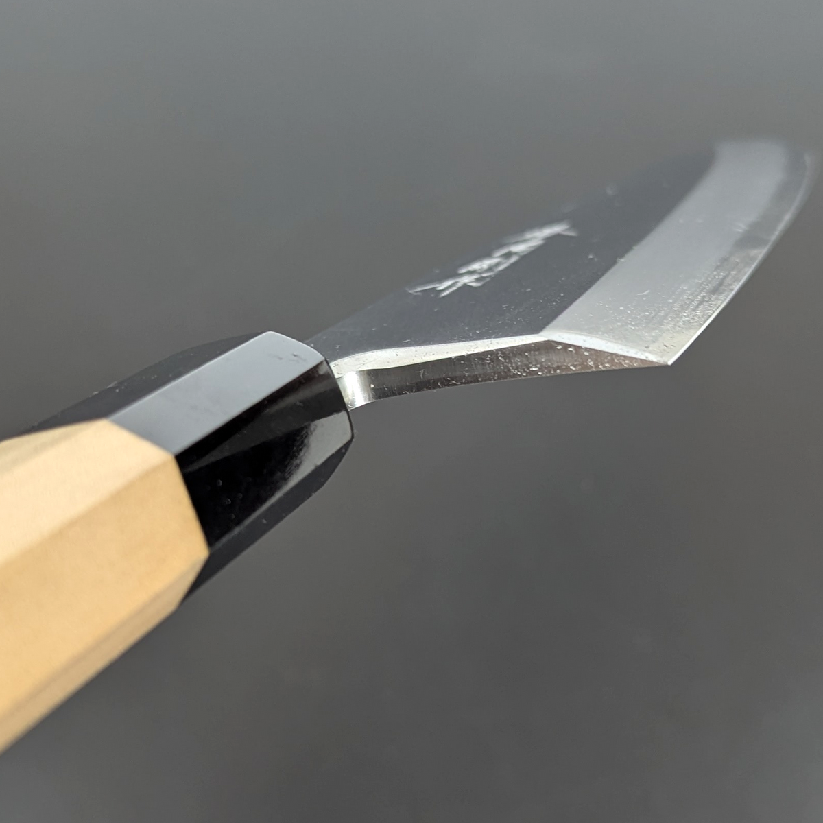Yamatsuka Hamono Ginsan Kasumi Deba 170mm Magnolia Handle