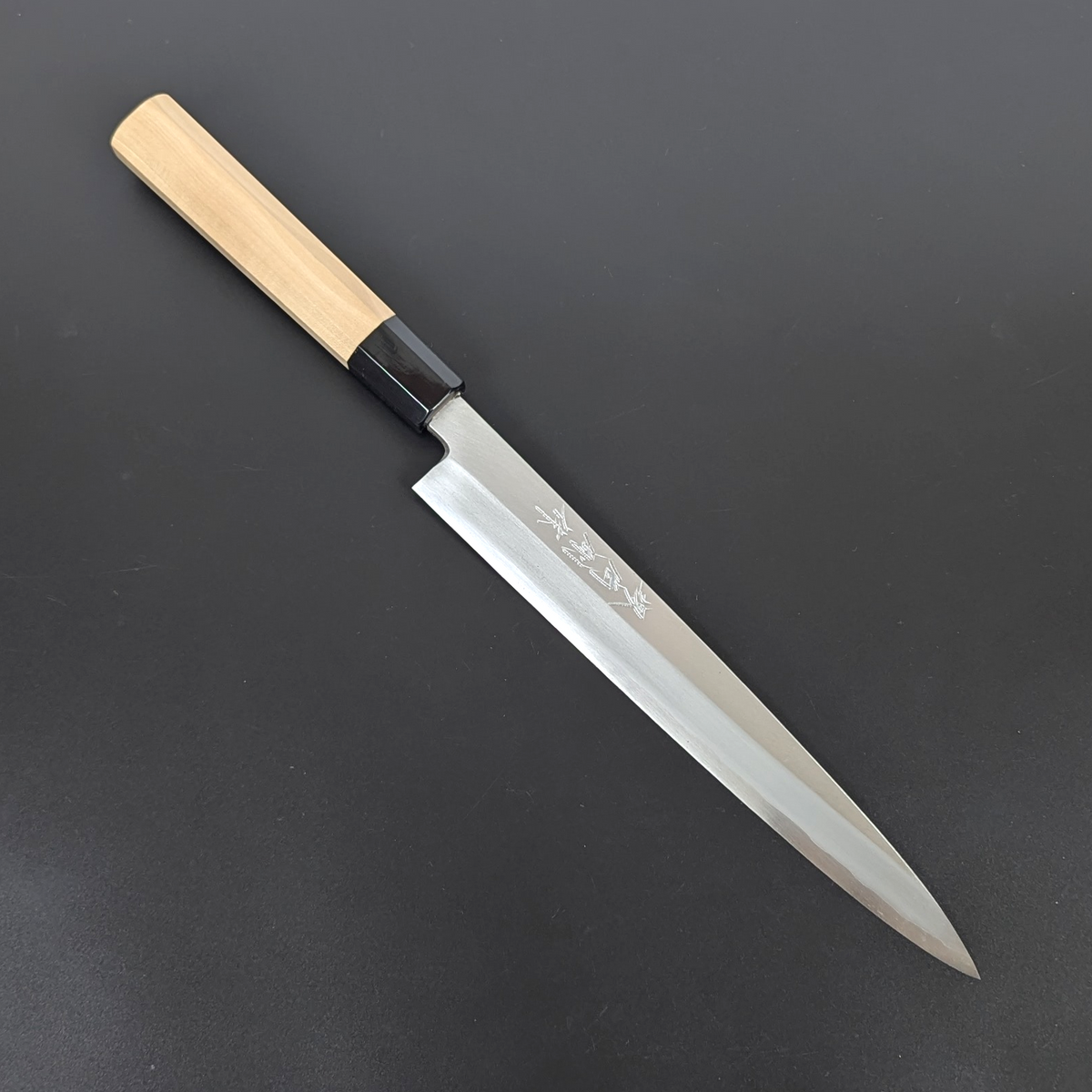 Yamatsuka Hamono Ginsan Acero Inoxidable Kasumi Santoku 180mm