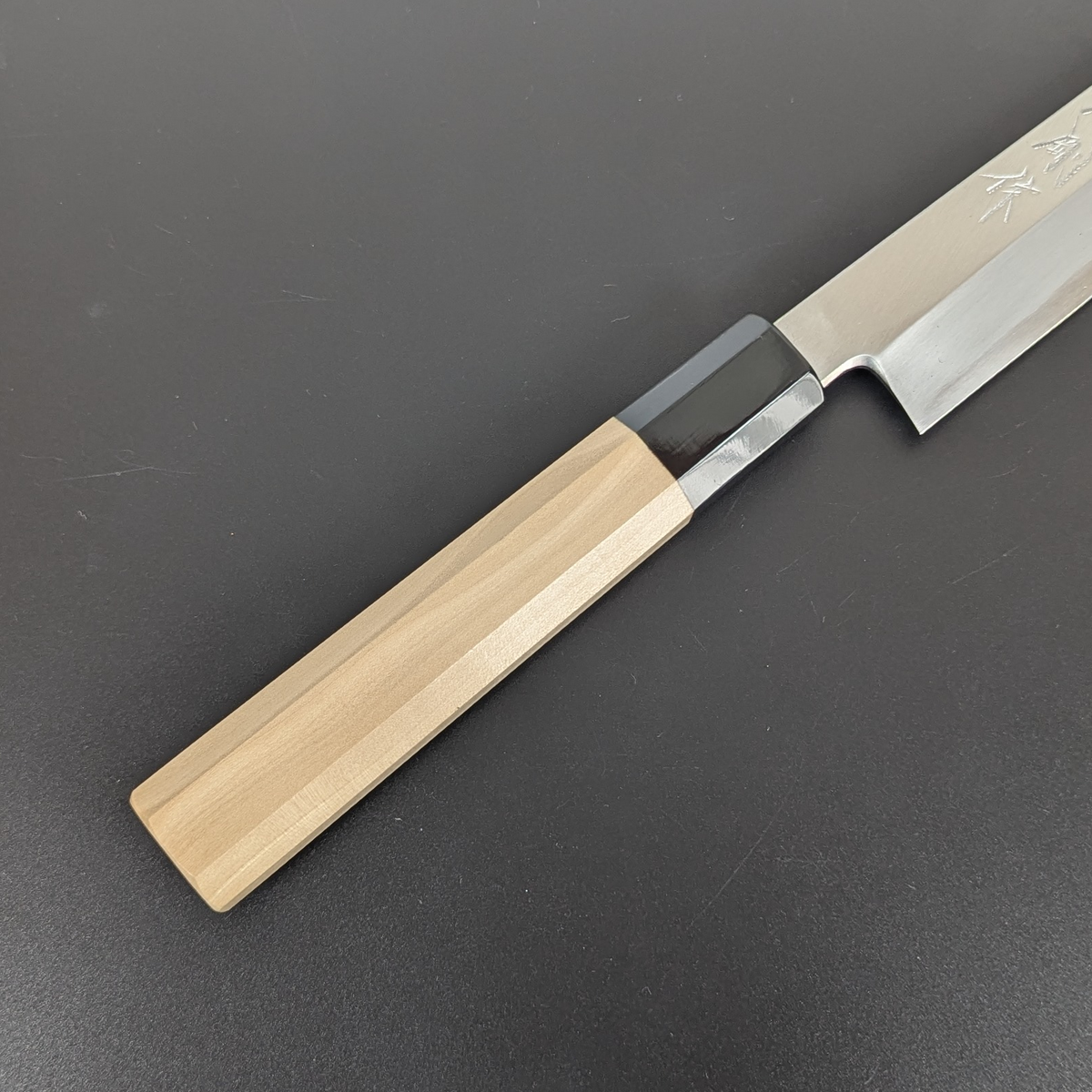 Yamatsuka Hamono Ginsan Acero Inoxidable Kasumi Santoku 180mm