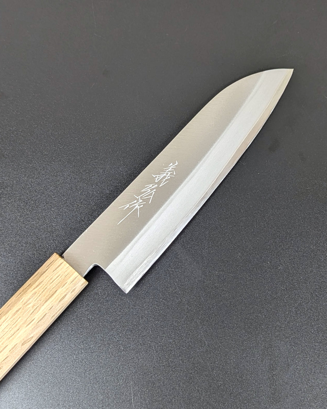 Yoshihiro Silver Steel #3 Nashiji Japanisches Santoku 165 mm (6,5 Zoll) Walnussgriff