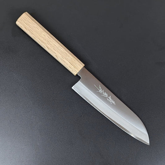 Santoku japonés Nashiji n.º 3 de acero plateado de Yoshihiro, 165 mm (6,5 pulgadas), mango de nogal