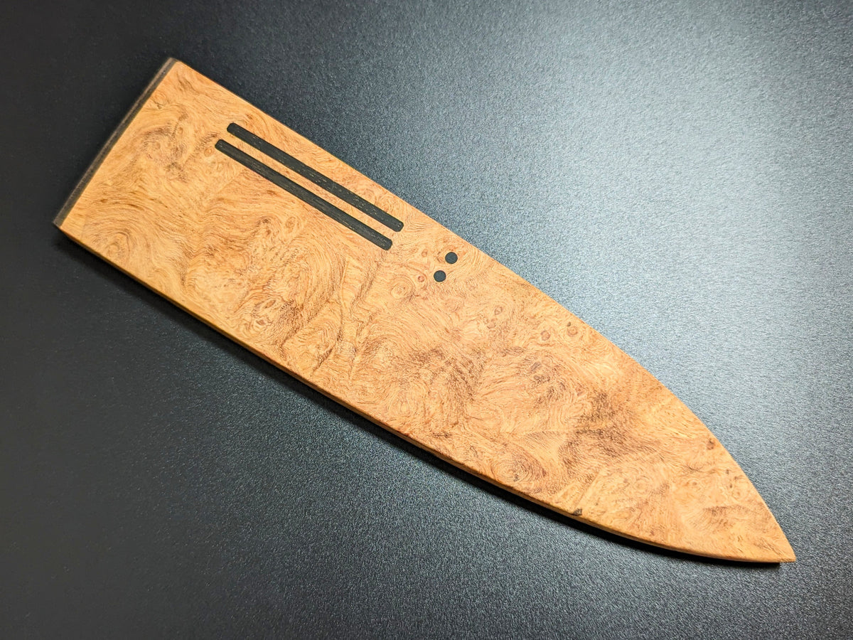Cuchillo Santoku de Damasco Yoshihiro AUS10 Tsuchime de 180 mm con mango y funda Narra